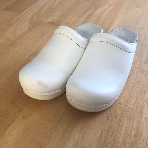 dansko clogs no back